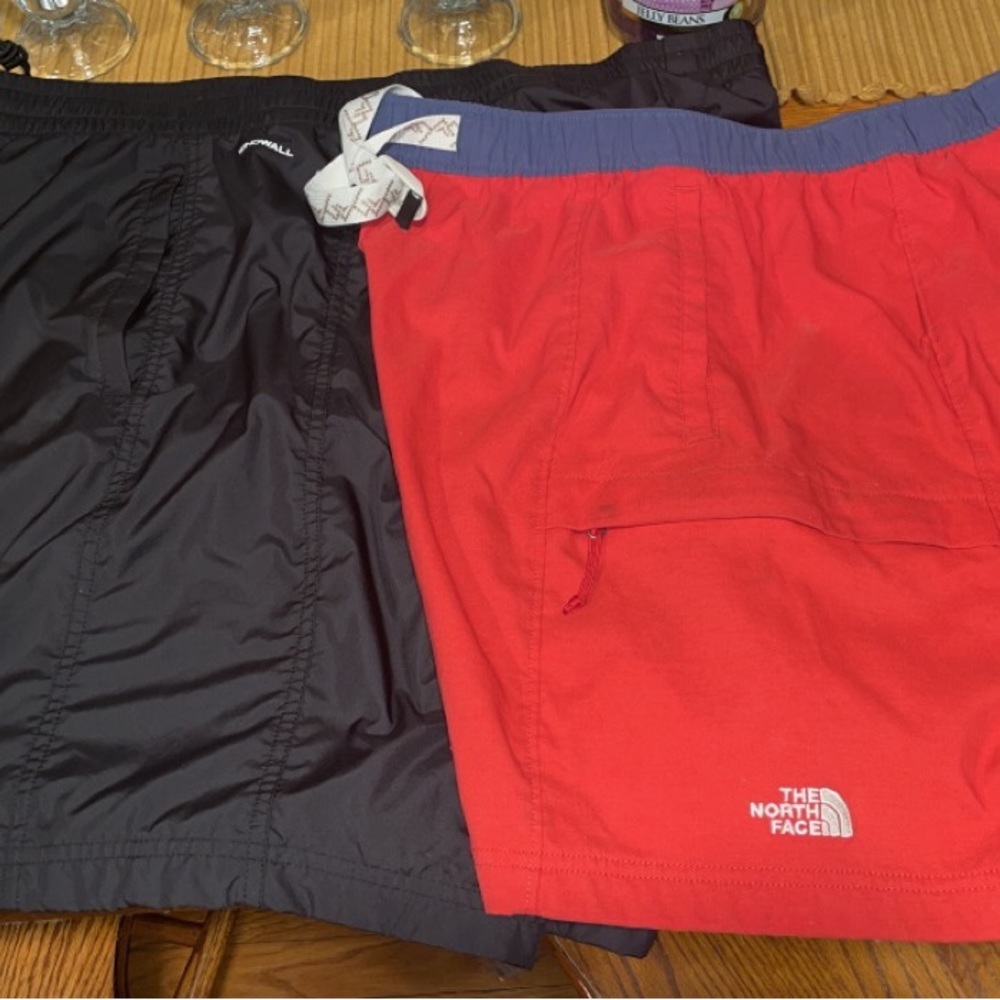 2 Pairs Mens XL The North Face shorts